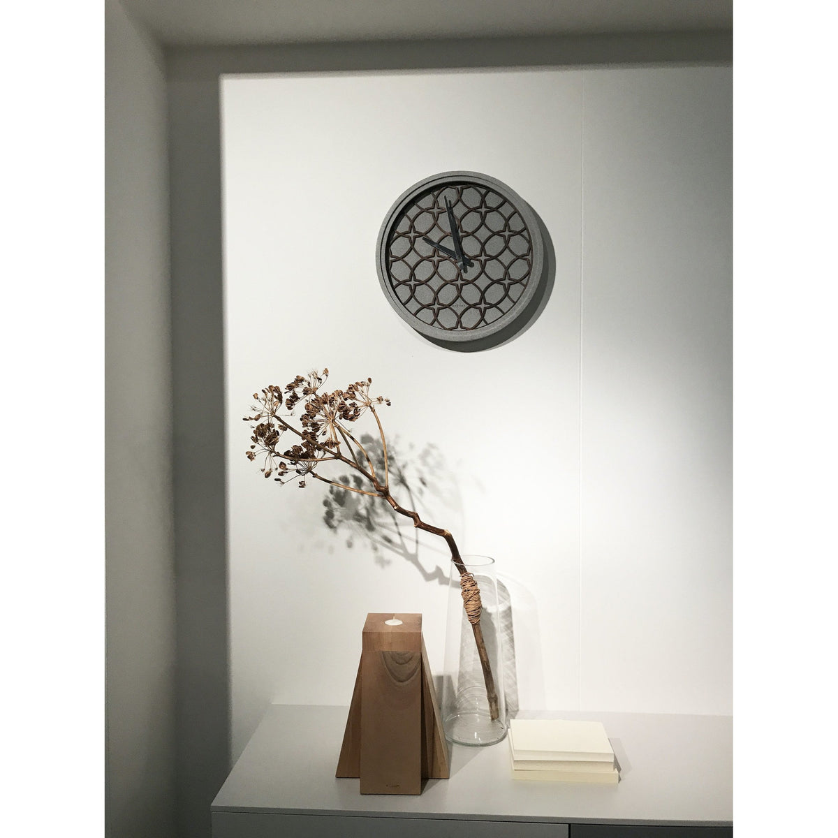 NeXtime - Wall Clock - Ø 39.5 cm - Polyresin/Wood – Grey – 'Concreto love'