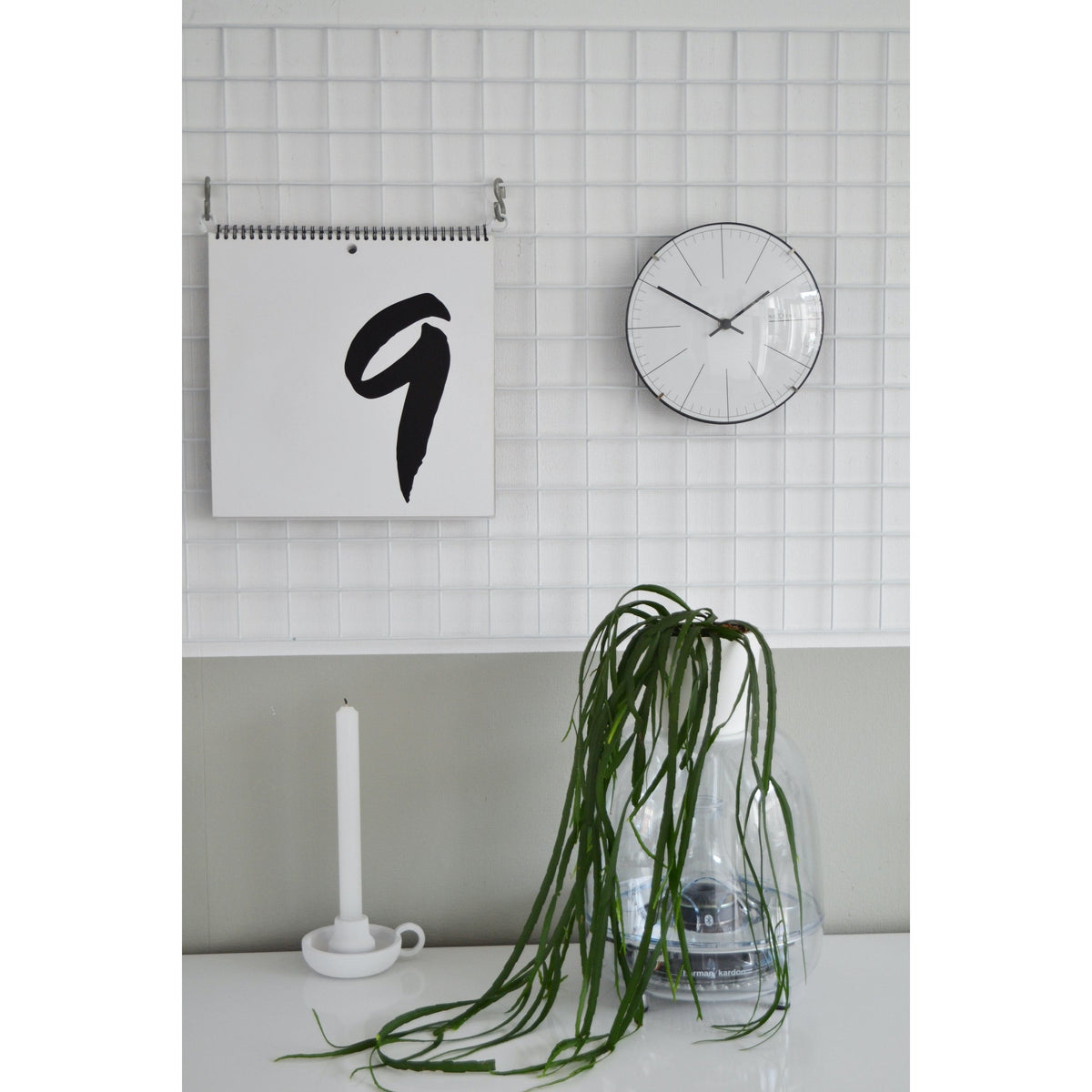 NeXtime - Wall clock/ Table clock- Ø 20 cm- Glass – Dome Shaped Glass- White – 'Big Stripe Mini Dome'